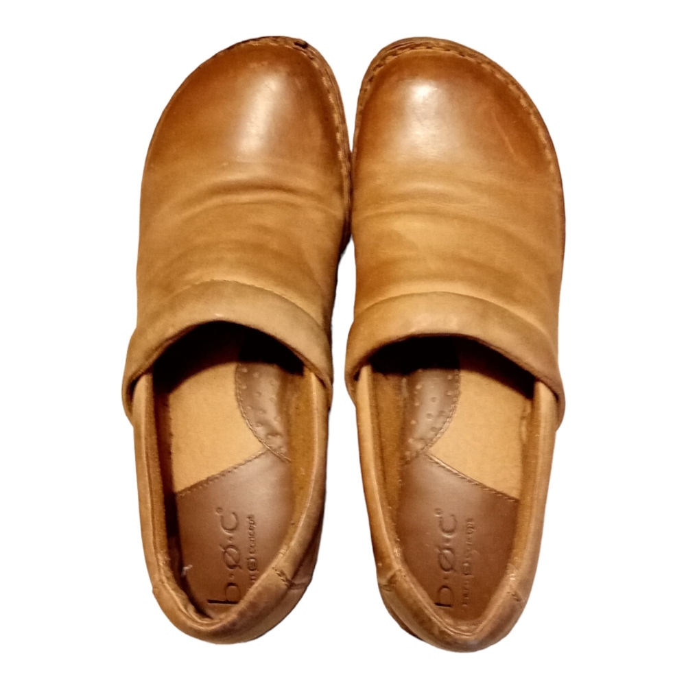 boc  Born Concepts Leather Peggy Clogs Size 9.5 Tan